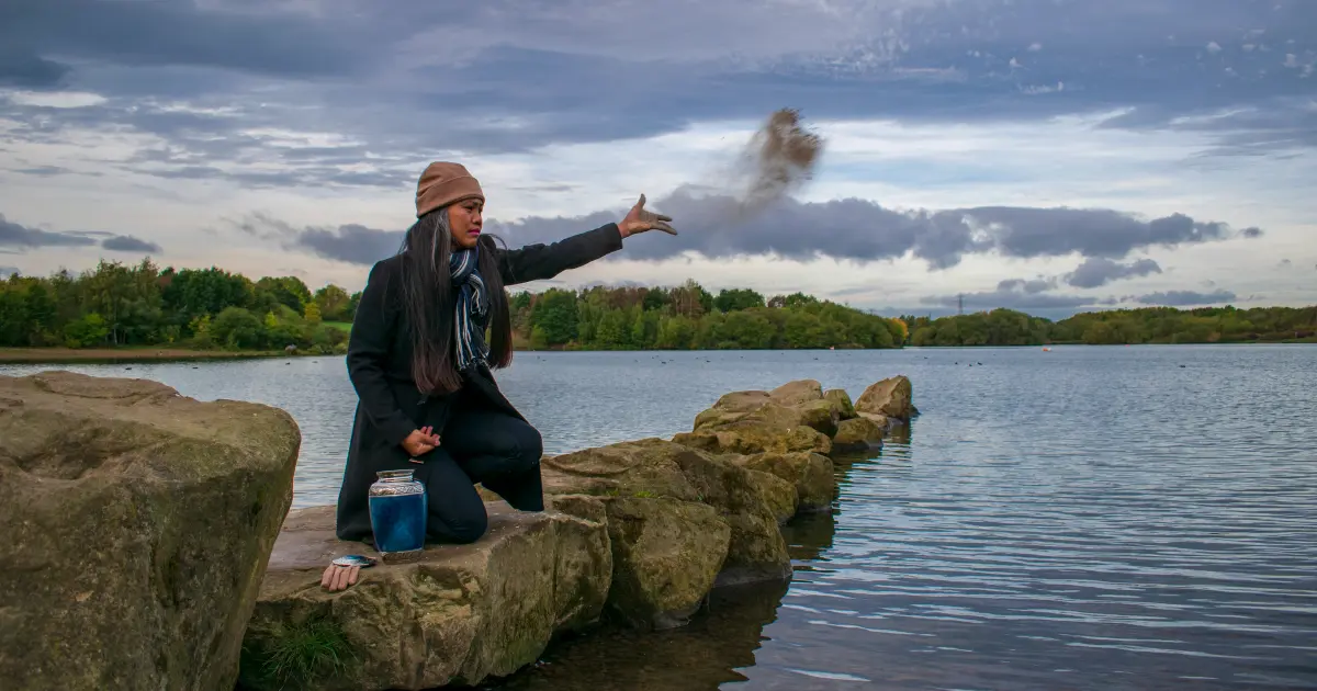 ¿Cuánto tiempo se pueden guardar las cenizas de un difunto?